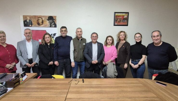 CHP’ DEN GAZETECİLERE ON GÜN SONRA GELEN KUTLAMA !