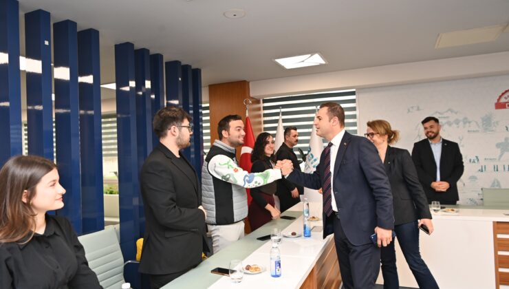 AKIN , BALIKESİR İÇİN GENÇLERLE EL ELE