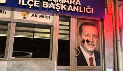 AK PARTİ MARMARA İLÇE BAŞKANLIĞINA TAŞLI SALDIRI !‎‎